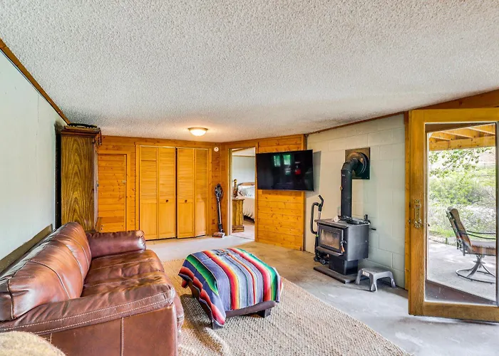 Riverfront W/ On-site Fishing & Views Holiday home Dubois