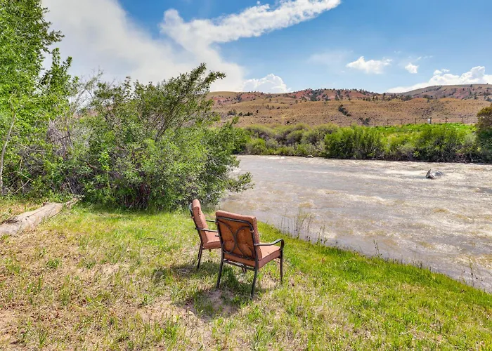 Riverfront W/ On-site Fishing & Views Holiday home Dubois