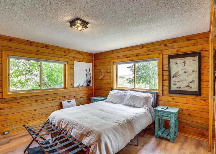 Riverfront W/ On-site Fishing & Views * Dubois